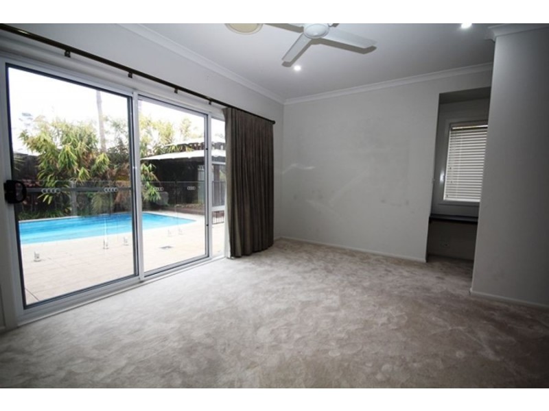 18 Coaster Cct, Vincentia NSW 2540