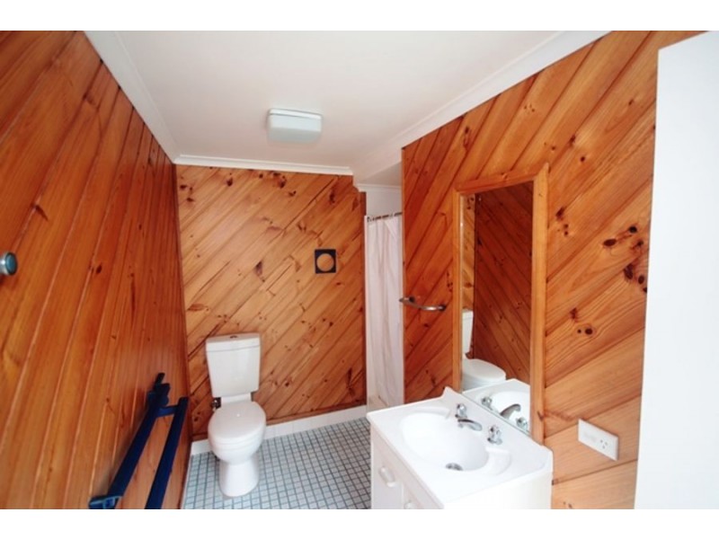 8 West Street, Nowra NSW 2541