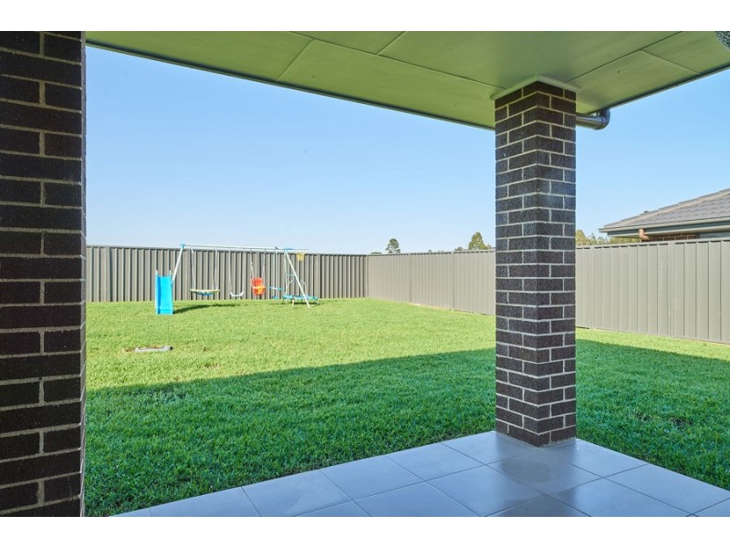 8 Osprey Road, South Nowra NSW 2541