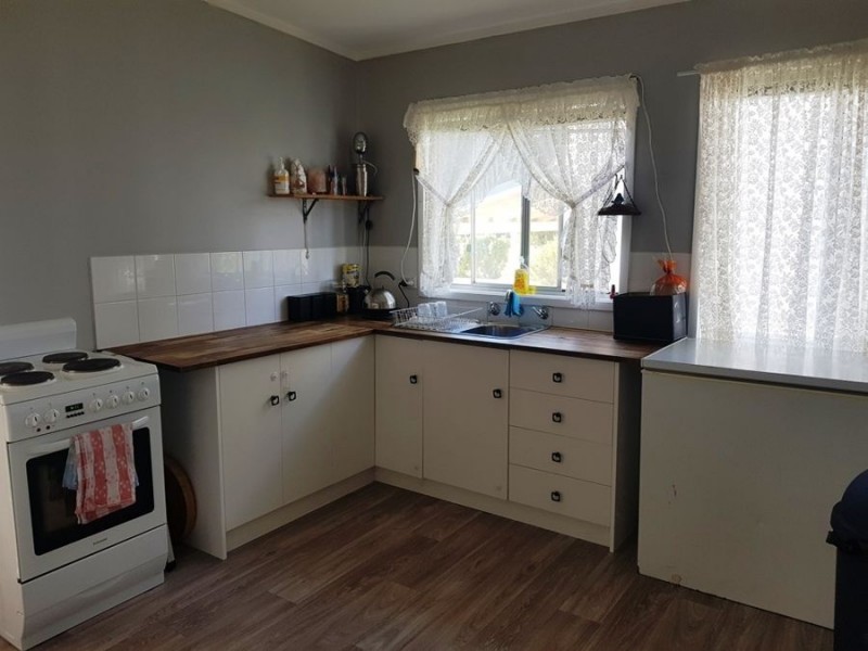 88 West Birrilley St, Bomaderry NSW 2541