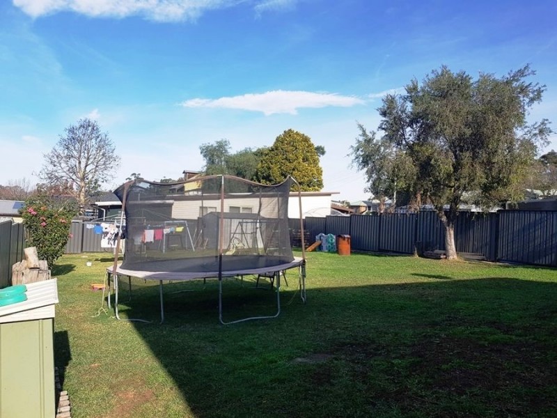 88 West Birrilley St, Bomaderry NSW 2541