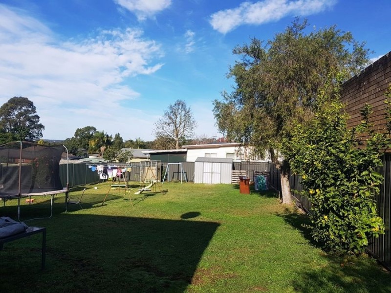 88 West Birrilley St, Bomaderry NSW 2541