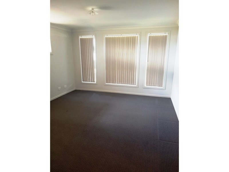 51 Basil St, Worrigee NSW 2540