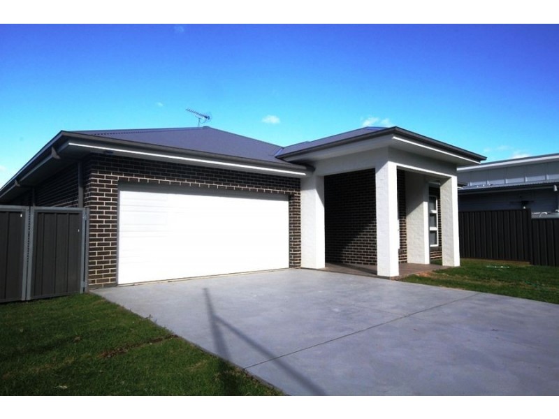 77 Summercloud Crescent, Vincentia NSW 2540