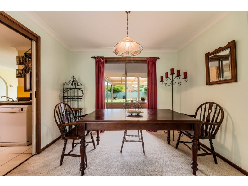10 Cavalier Pde, Bomaderry NSW 2541