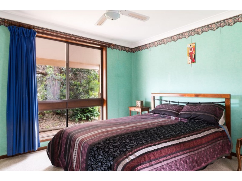 10 Cavalier Pde, Bomaderry NSW 2541