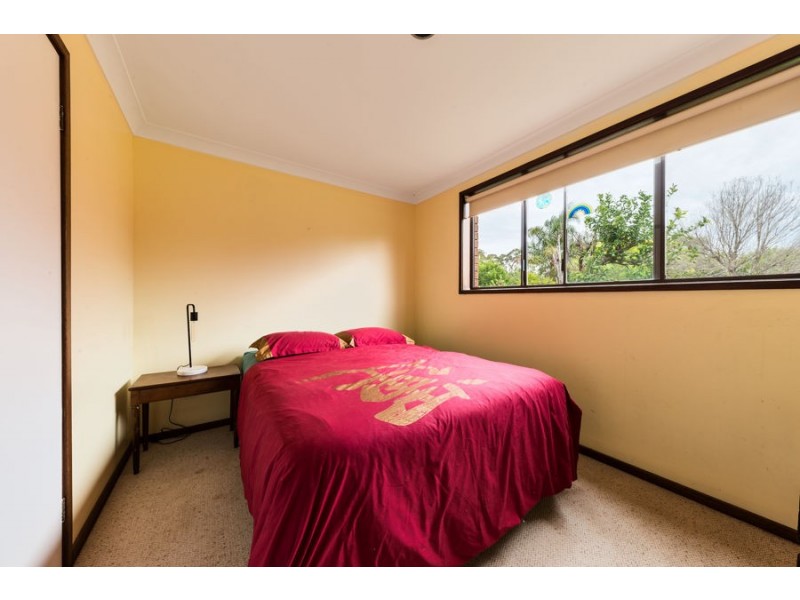 10 Cavalier Pde, Bomaderry NSW 2541