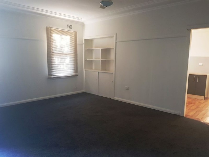 10 Dalwah Street, Bomaderry NSW 2541