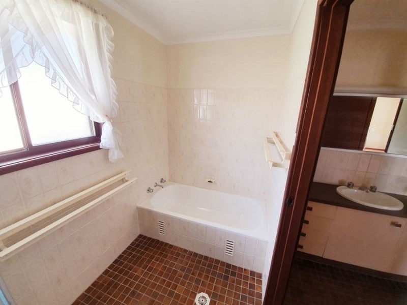 32 Lakehaven Drive, Sussex Inlet NSW 2540