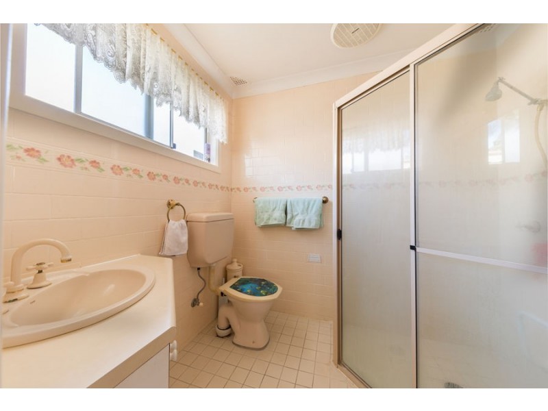 17 McDonald Ave, Nowra NSW 2541