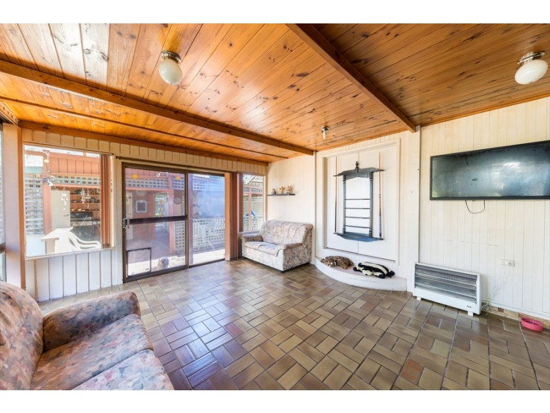 17 McDonald Ave, Nowra NSW 2541