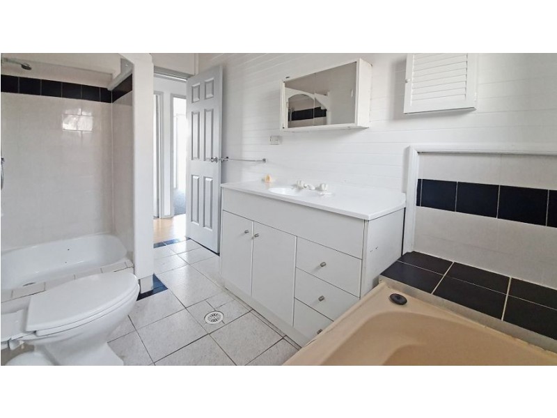 14 John Street, Basin View NSW 2540