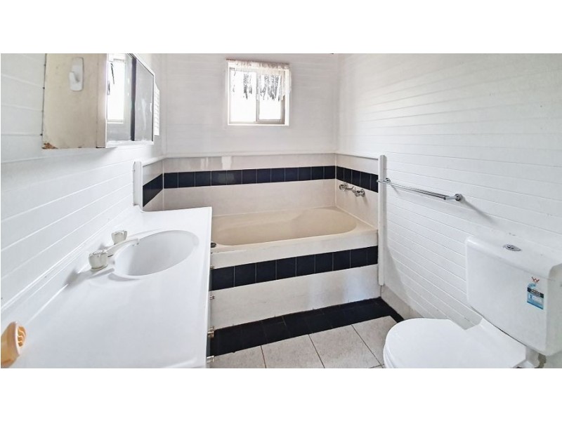 14 John Street, Basin View NSW 2540