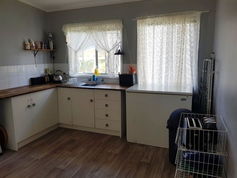 88 West Birrilley Street, Bomaderry NSW 2541