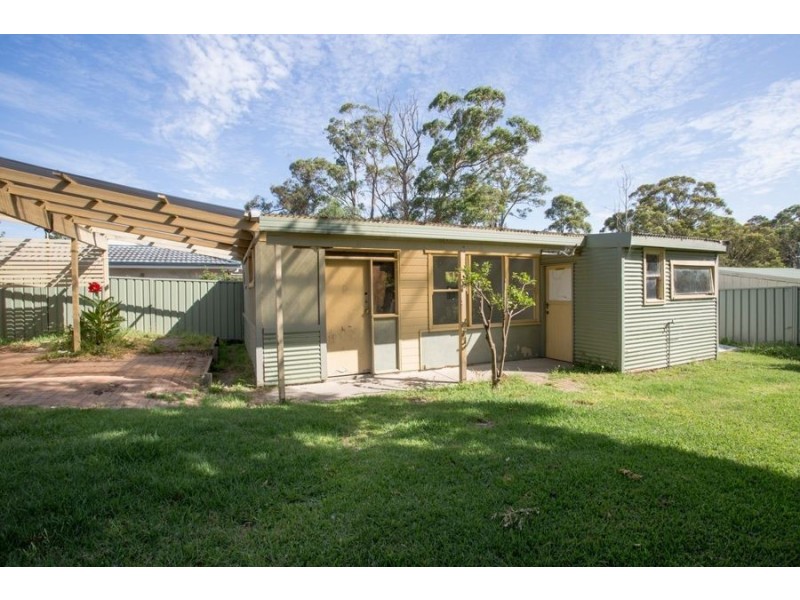 33 Winn Avenue, Basin View NSW 2540