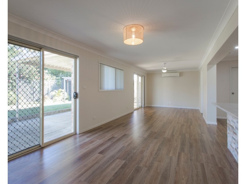 12 Riviera Avenue, Sussex Inlet NSW 2540