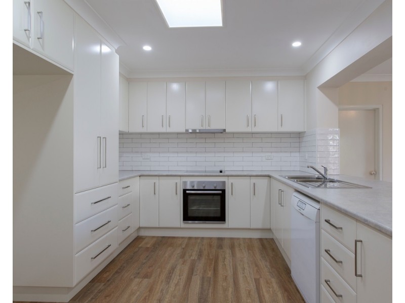 12 Riviera Avenue, Sussex Inlet NSW 2540