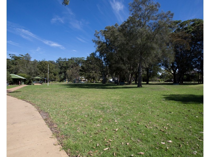 12 Riviera Avenue, Sussex Inlet NSW 2540