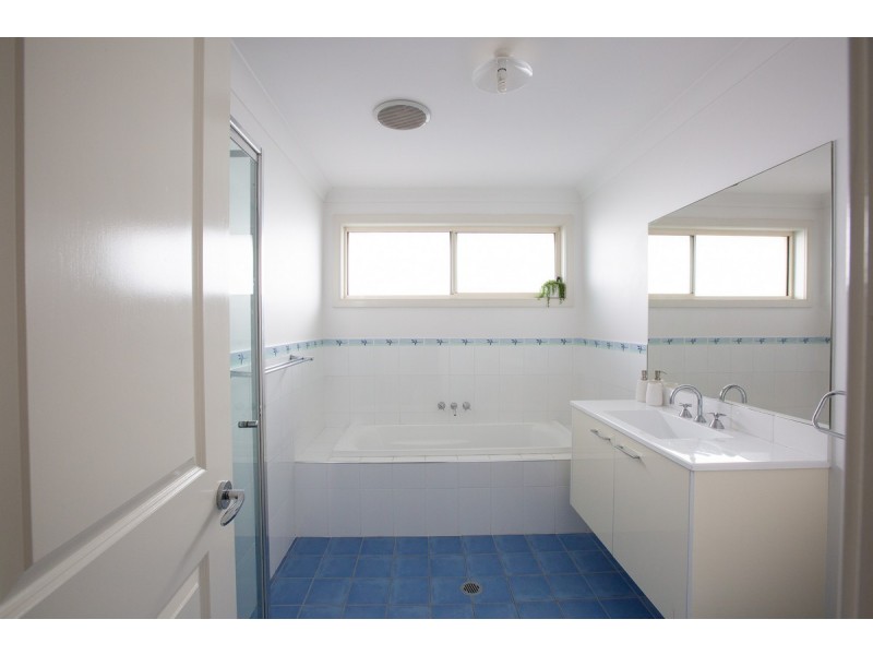 50 Coaster Circuit, Vincentia NSW 2540