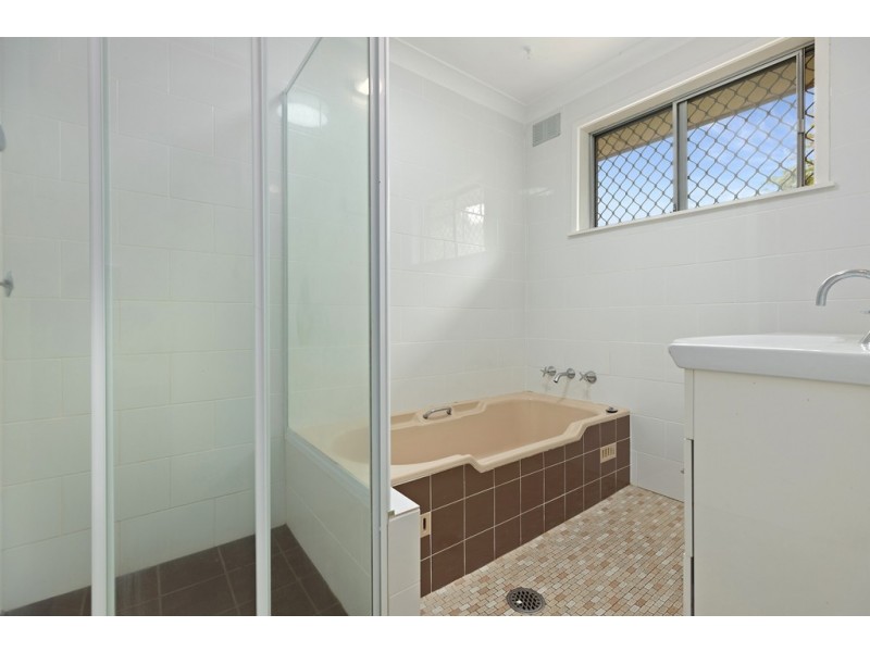 8 West Street, Nowra NSW 2541