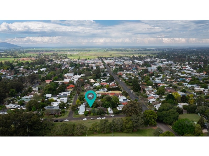 8 West Street, Nowra NSW 2541