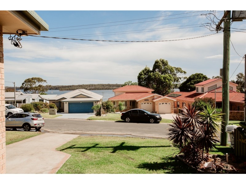 31 Basin View Parade, Basin View NSW 2540