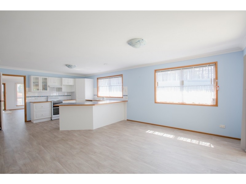 31 Basin View Parade, Basin View NSW 2540