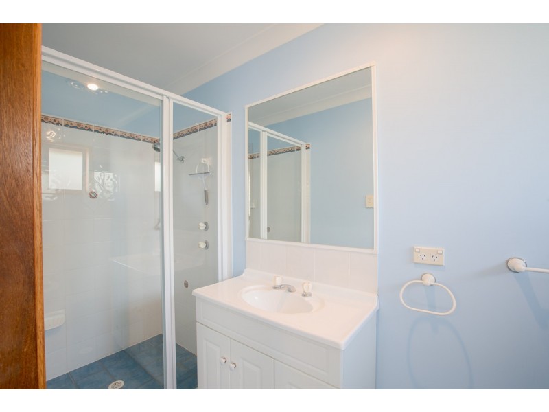 31 Basin View Parade, Basin View NSW 2540