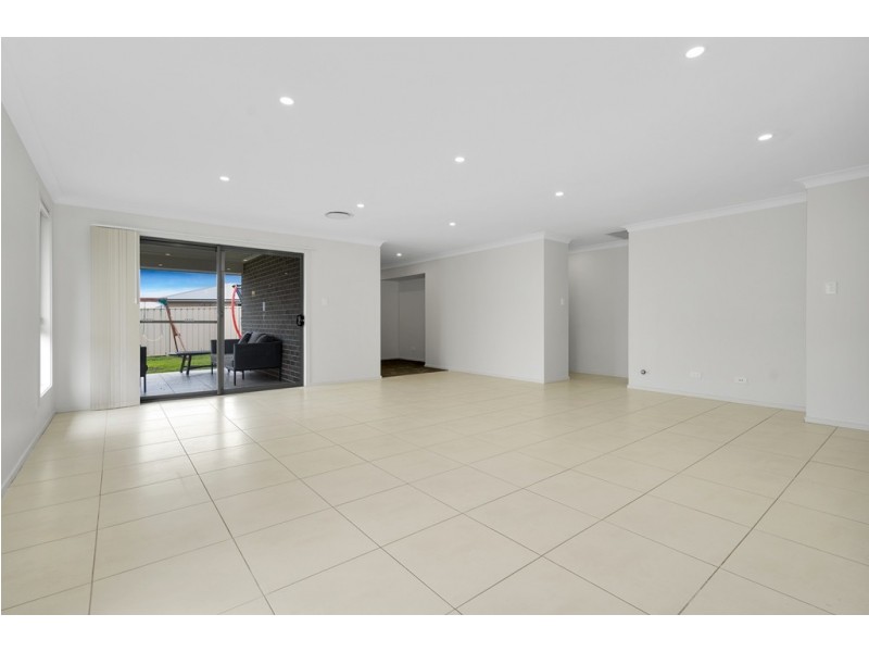 17 Jindalee Crescent, Nowra NSW 2541