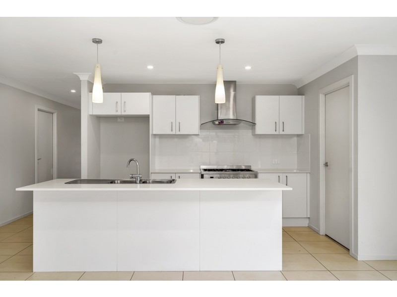 17 Jindalee Crescent, Nowra NSW 2541