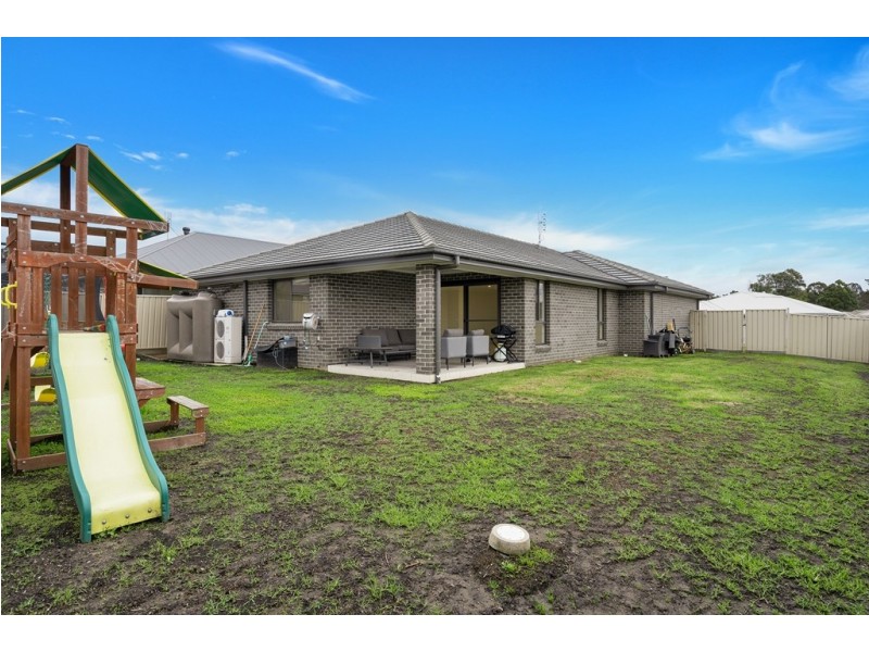 17 Jindalee Crescent, Nowra NSW 2541