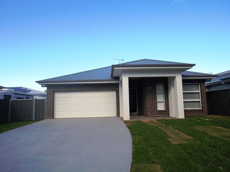 77 Summercloud Crescent, Vincentia NSW 2540