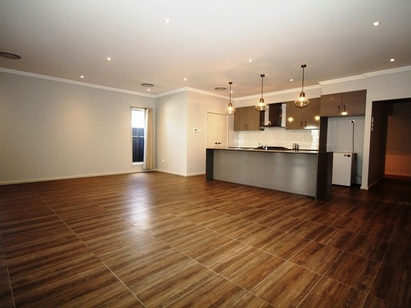 77 Summercloud Crescent, Vincentia NSW 2540