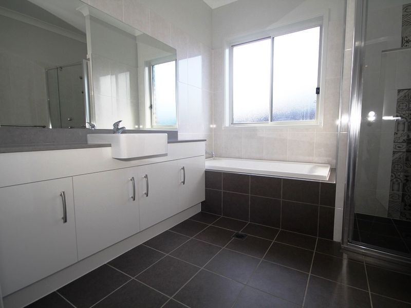 77 Summercloud Crescent, Vincentia NSW 2540