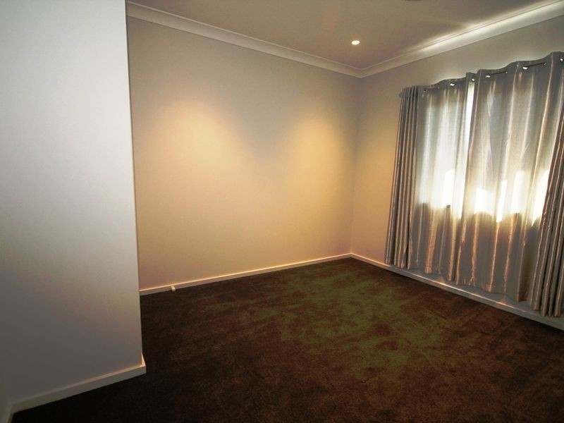 77 Summercloud Crescent, Vincentia NSW 2540