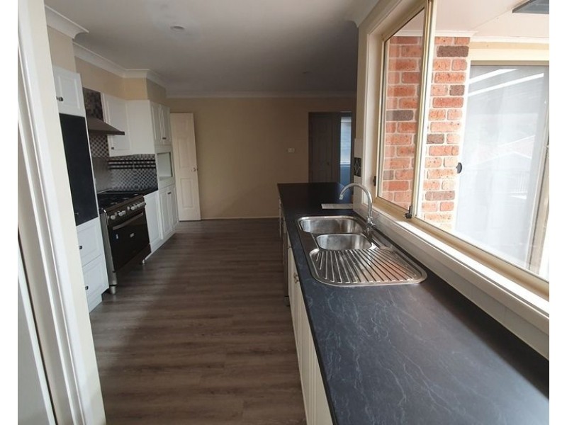 10 Gunyuma Crescent, North Nowra NSW 2541
