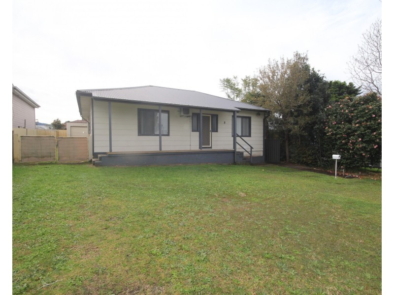 3 Mulgen Crescent, Bomaderry NSW 2541