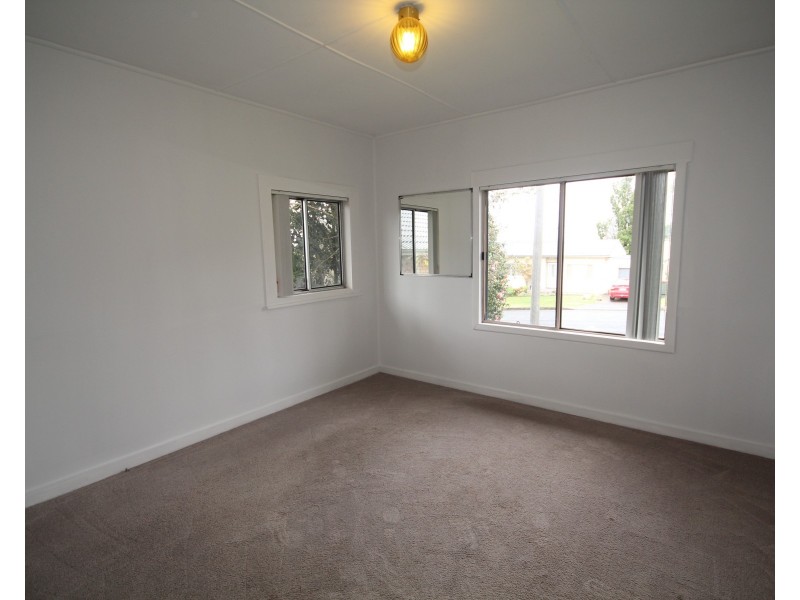3 Mulgen Crescent, Bomaderry NSW 2541
