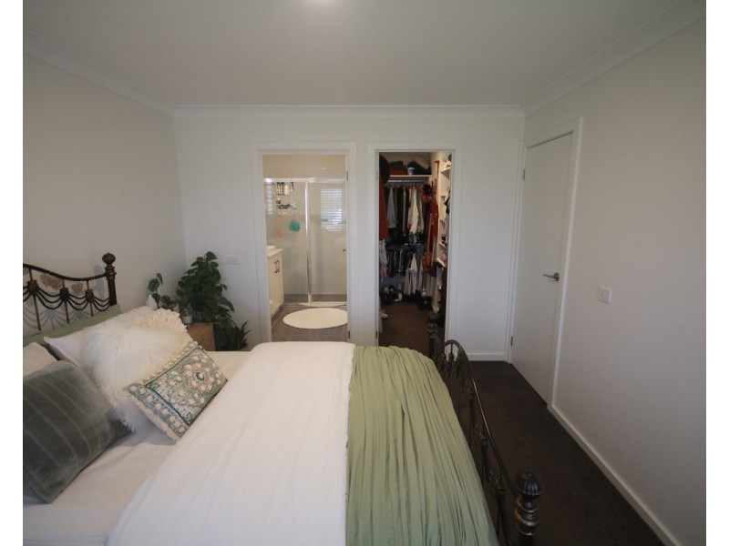 13b Tahnee Street, Sanctuary Point NSW 2540