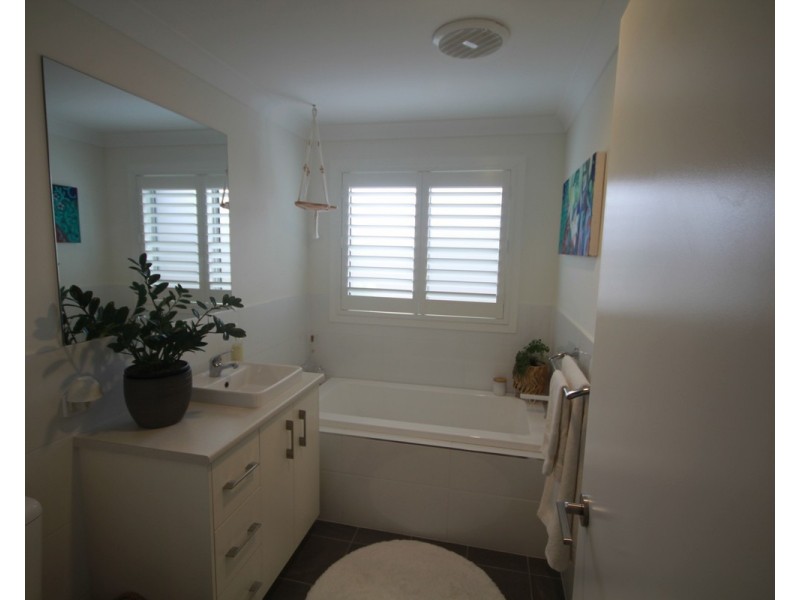 13b Tahnee Street, Sanctuary Point NSW 2540