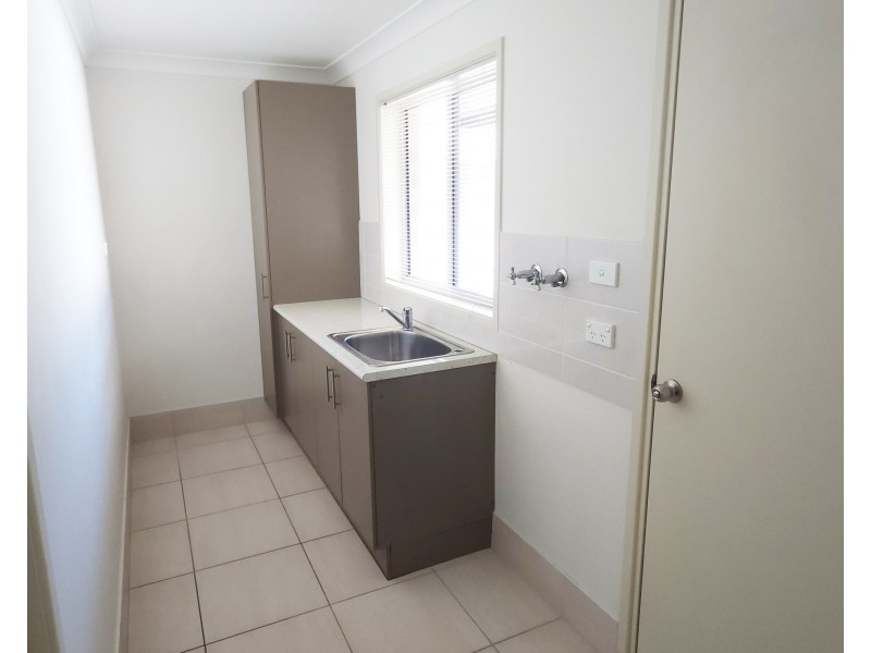 2/1 Palm Lilly Close, Worrigee NSW 2540