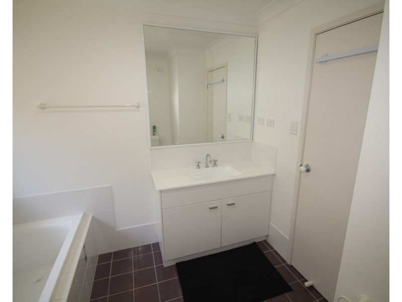 6 Tasman Park Close, St Georges Basin NSW 2540