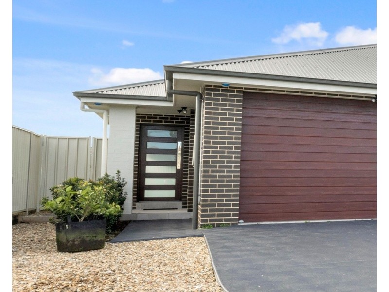 8A Aspromonte Drive, South Nowra NSW 2541