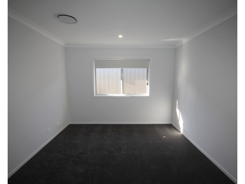 8 Aspromonte Drive, South Nowra NSW 2541