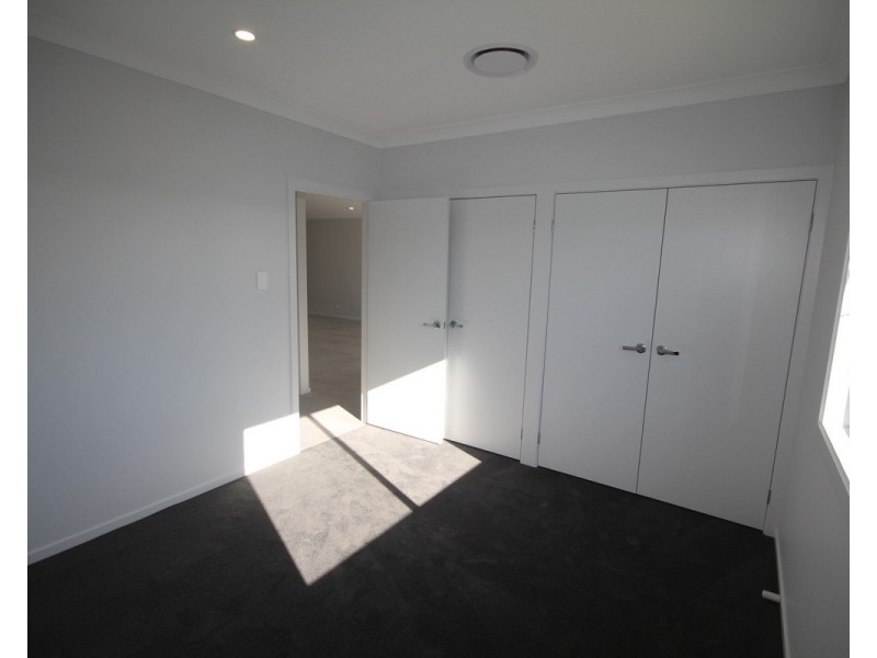 8 Aspromonte Drive, South Nowra NSW 2541