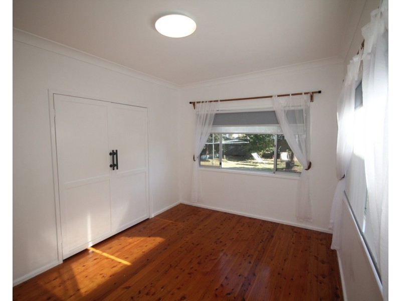 13 Carroll Avenue, Lake Conjola NSW 2539