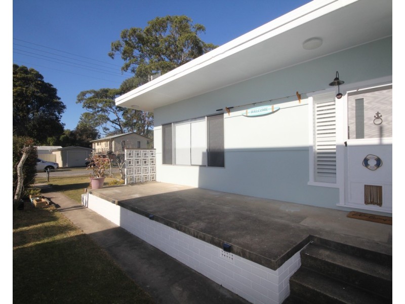 13 Carroll Avenue, Lake Conjola NSW 2539