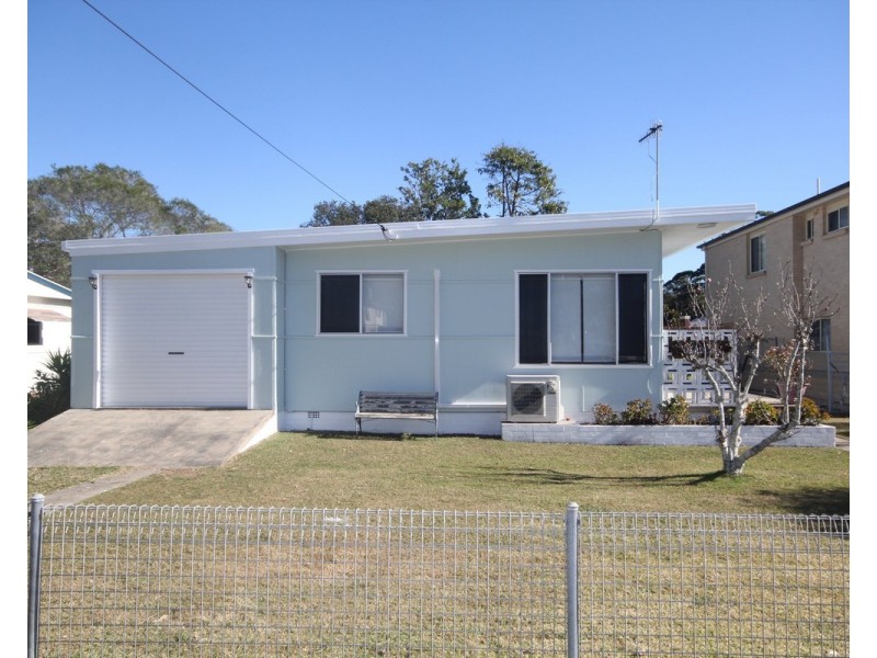 13 Carroll Avenue, Lake Conjola NSW 2539
