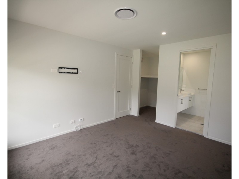 63 Summercloud Crescent, Vincentia NSW 2540