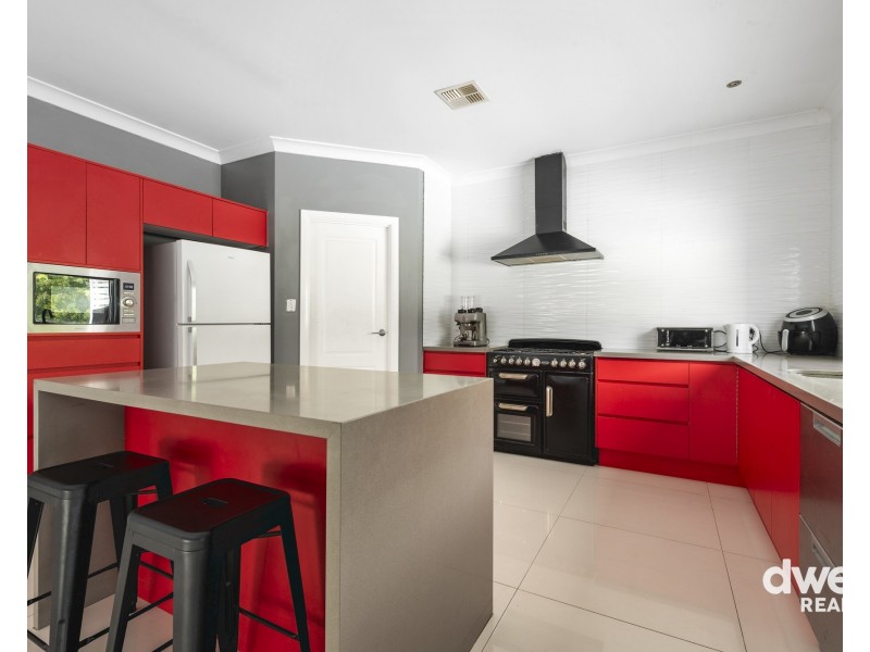 17 TASMAN PARK CLOSE, St Georges Basin NSW 2540